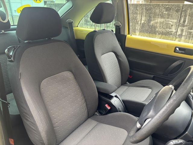 VOLKSWAGEN VOLKSWAGEN BEETLE 2009