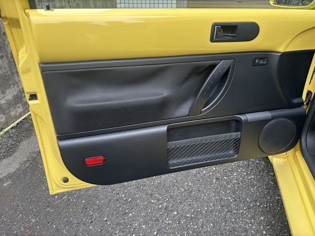 VOLKSWAGEN VOLKSWAGEN BEETLE 2009