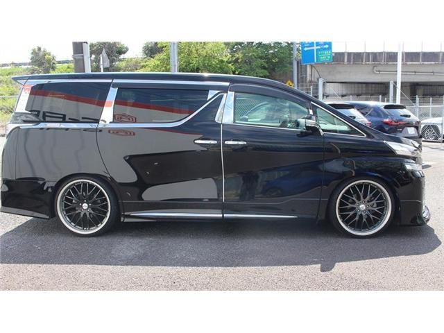 TOYOTA VELLFIRE 2015