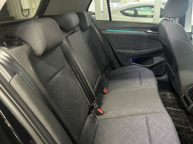 VOLKSWAGEN VOLKSWAGEN GOLF 2023