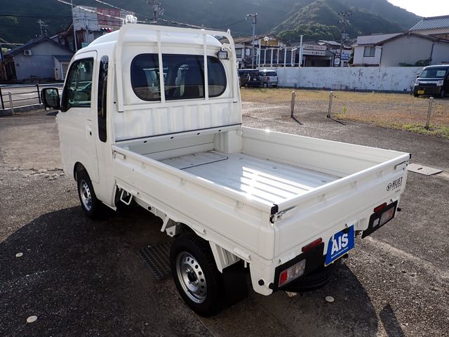 DAIHATSU HIJET truck 4WD 2025