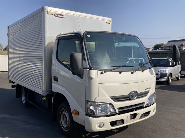 TOYOTA DYNA 2020