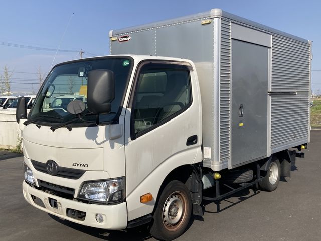 TOYOTA DYNA 2020