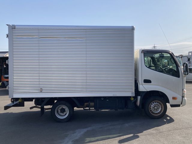 TOYOTA DYNA 2020