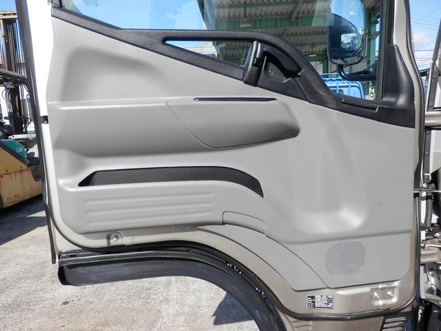 MITSUBISHI CANTER 2017