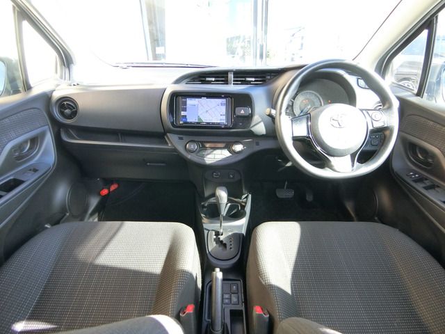 TOYOTA VITZ HYBRID 2019