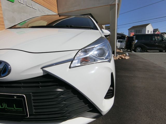 TOYOTA VITZ HYBRID 2019