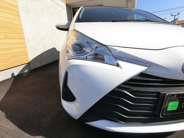 TOYOTA VITZ HYBRID 2019