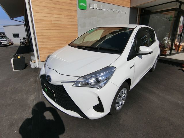 TOYOTA VITZ HYBRID 2019