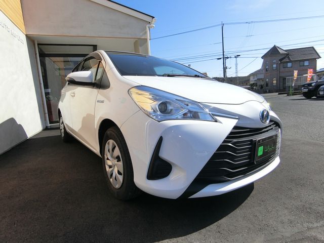 TOYOTA VITZ HYBRID 2019