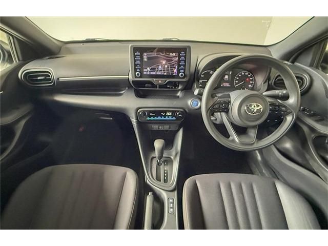 TOYOTA YARIS HYBRID 2022