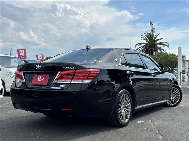 TOYOTA CROWN MAJESTA HYBRID 2016