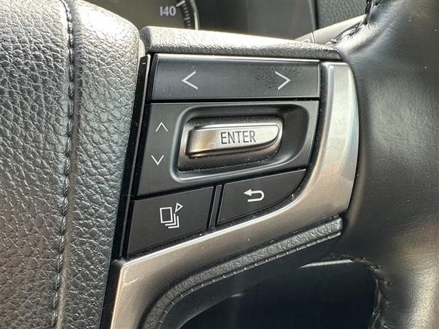 TOYOTA CROWN MAJESTA HYBRID 2016