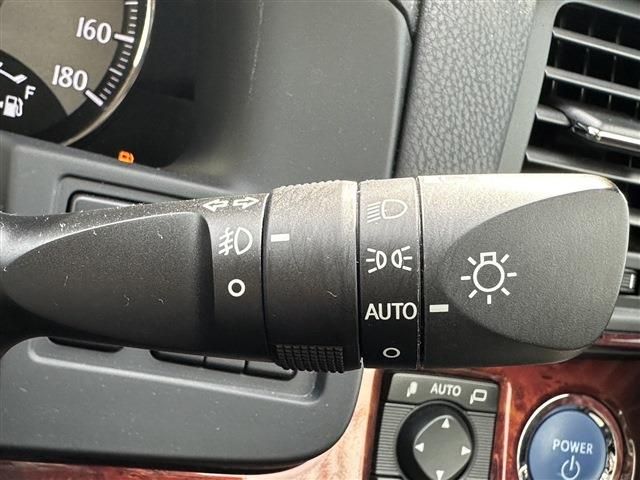 TOYOTA CROWN MAJESTA HYBRID 2016