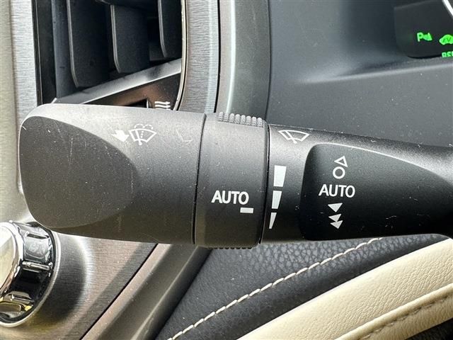 TOYOTA CROWN MAJESTA HYBRID 2016