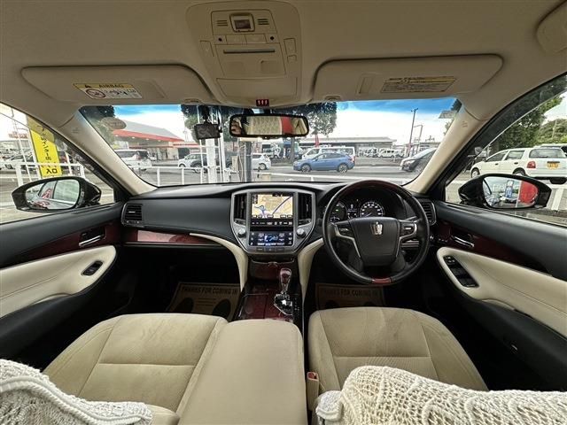 TOYOTA CROWN MAJESTA HYBRID 2016