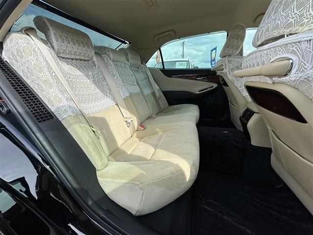 TOYOTA CROWN MAJESTA HYBRID 2016