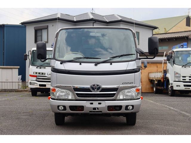TOYOTA DYNA 2013