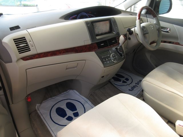 TOYOTA ESTIMA 2011