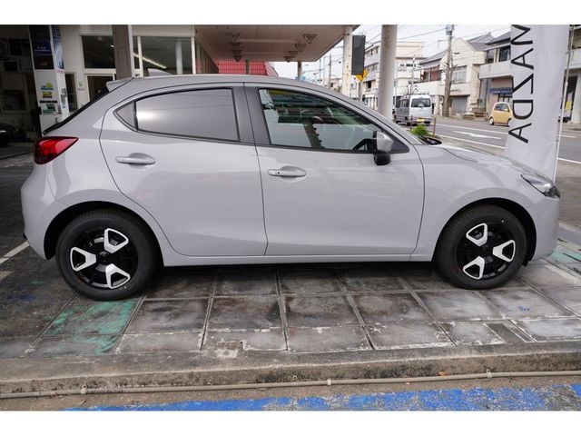 MAZDA MAZDA2 2025