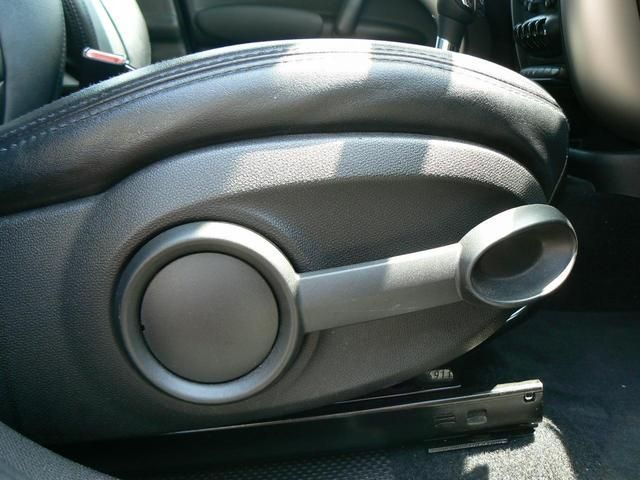 BMW BMW MINI COOPER CROSSOVER 2012