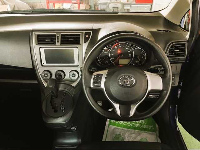 TOYOTA RACTIS 2014