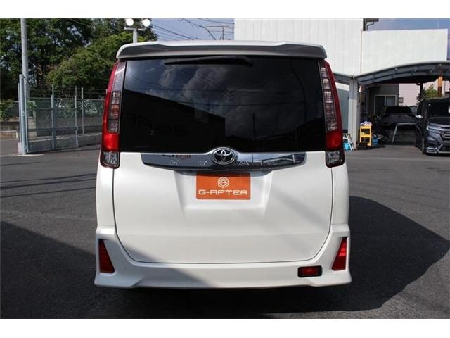 TOYOTA NOAH 2016