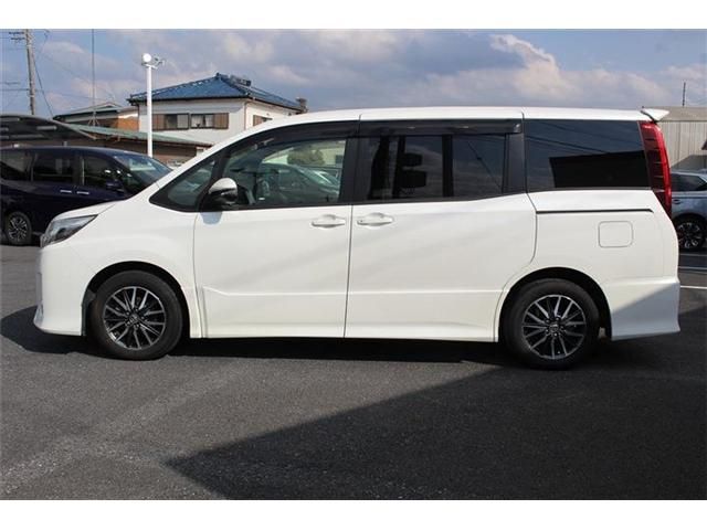 TOYOTA NOAH 2016