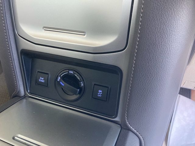 TOYOTA LANDCRUISER PRADO 2022