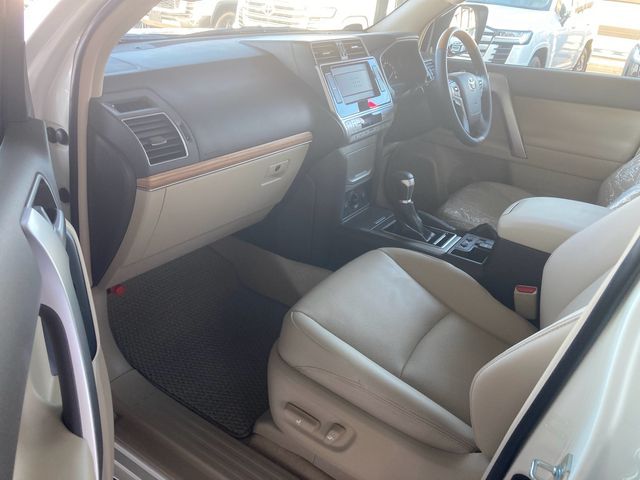 TOYOTA LANDCRUISER PRADO 2022