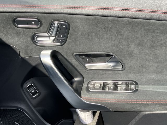 MERCEDES BENZ MERCEDES BENZ CLA class 2023