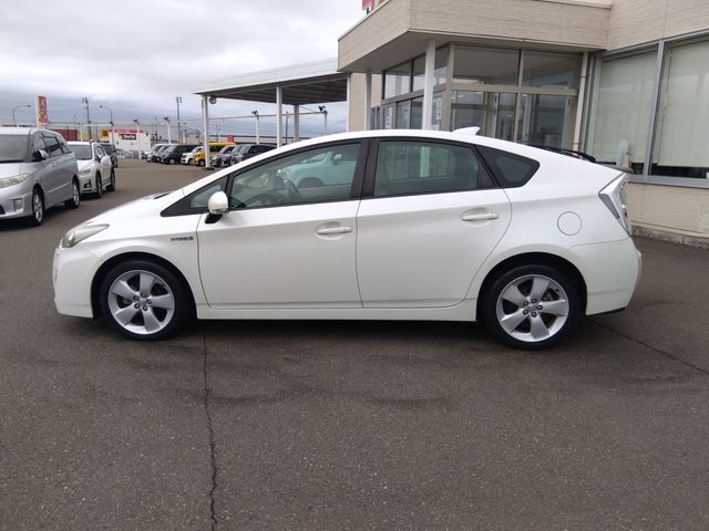 TOYOTA PRIUS 2010