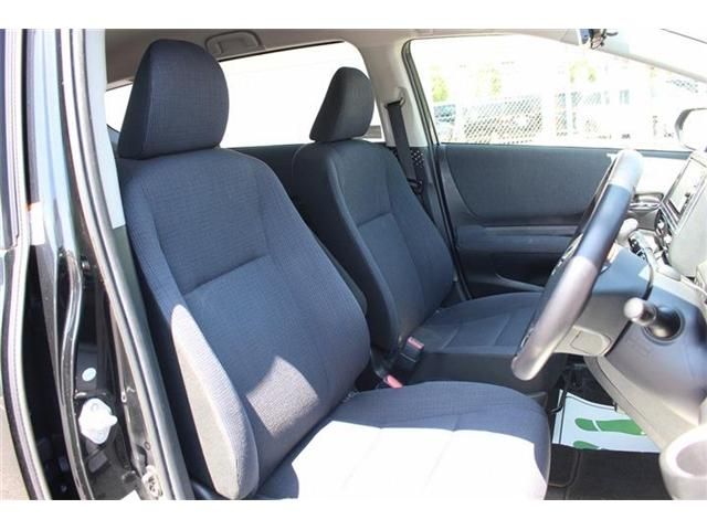 TOYOTA SIENTA HYBRID 2016