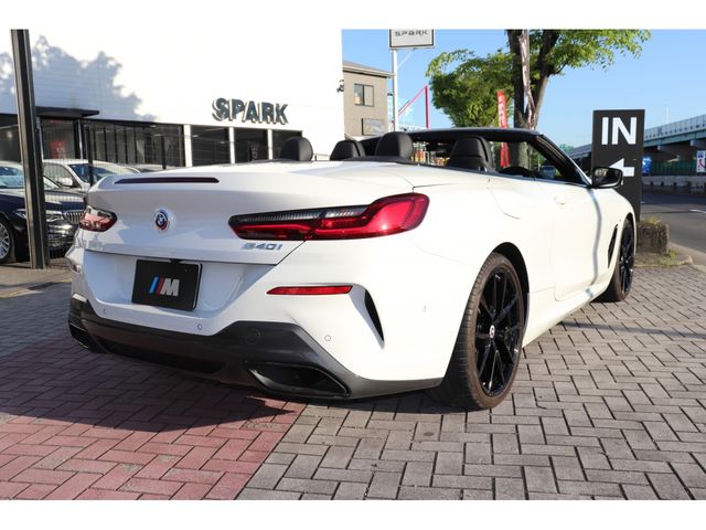 BMW BMW 8series open 2022