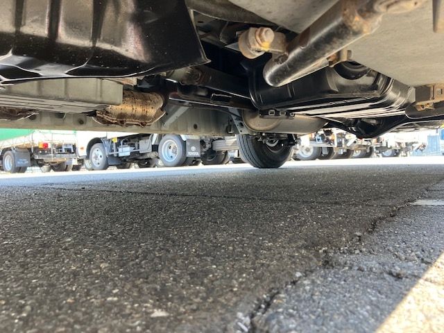 TOYOTA HIACE COMMUTER 2011