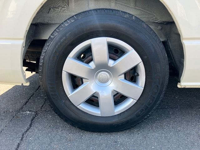 TOYOTA HIACE COMMUTER 2011