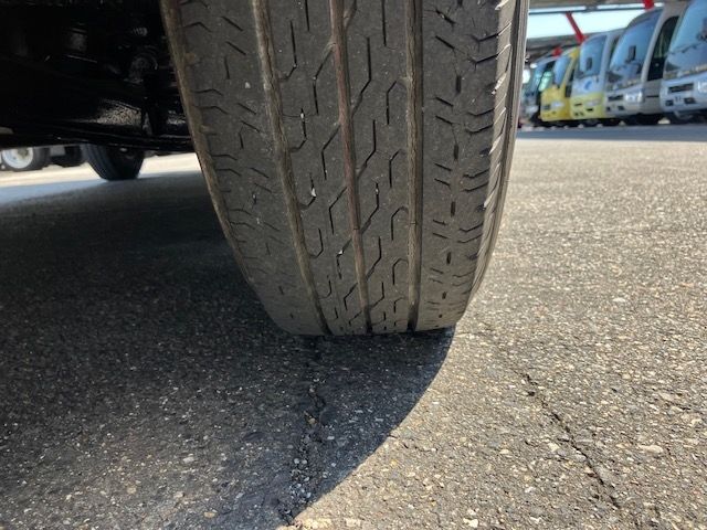 TOYOTA HIACE COMMUTER 2011