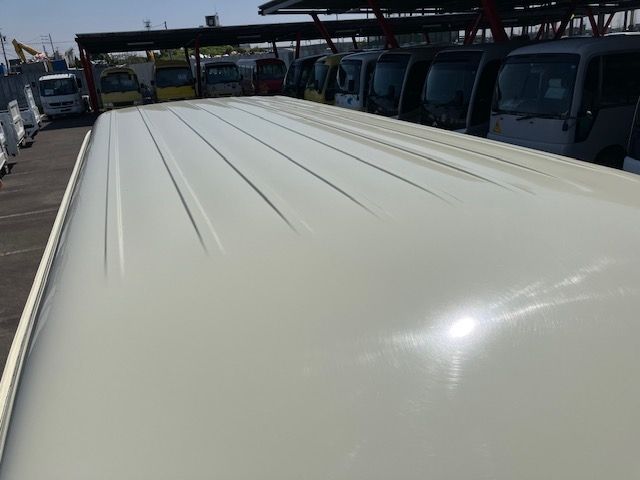 TOYOTA HIACE COMMUTER 2011