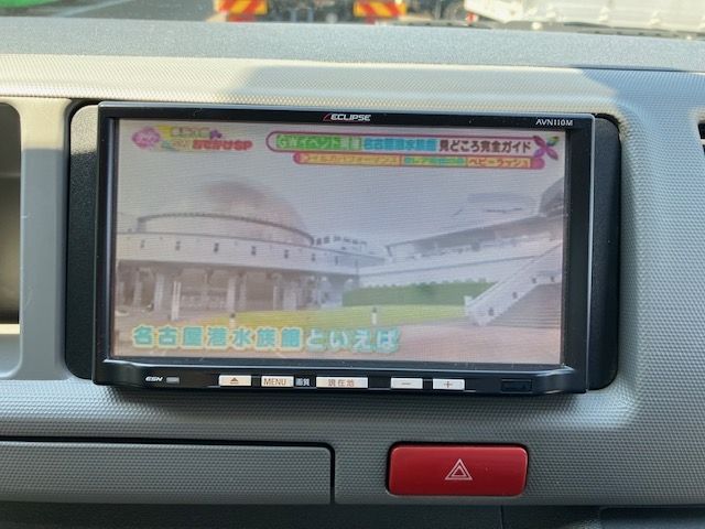 TOYOTA HIACE COMMUTER 2011