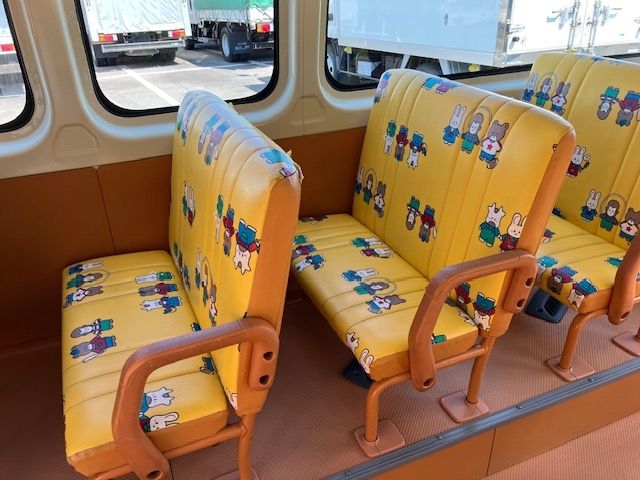 TOYOTA HIACE COMMUTER 2011