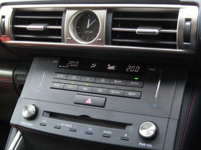 TOYOTA LEXUS IS200t 2016