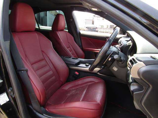 TOYOTA LEXUS IS200t 2016