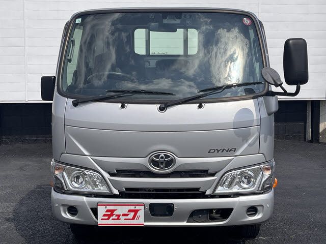 TOYOTA DYNA 2022
