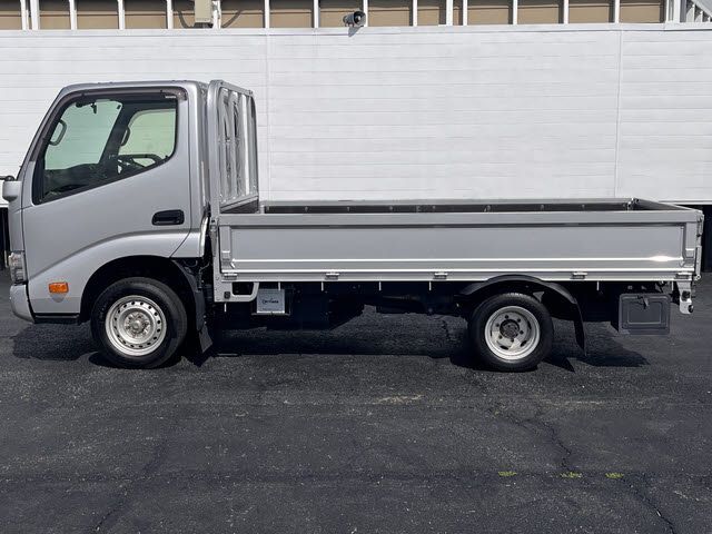 TOYOTA DYNA 2022