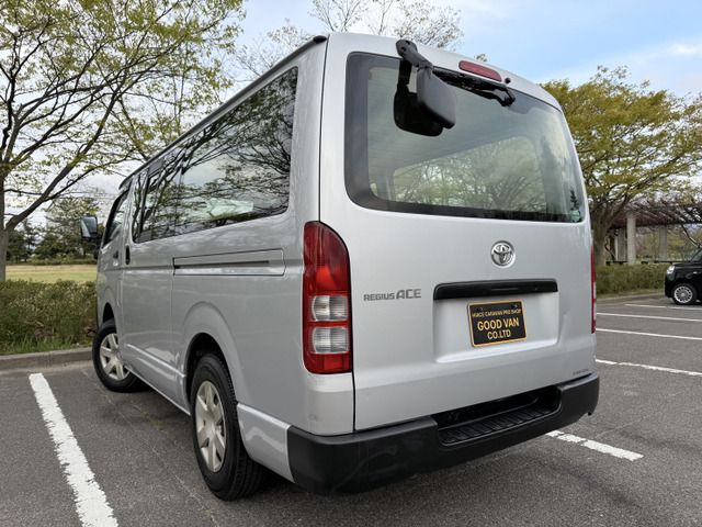 TOYOTA HIACE van 4WD 2012