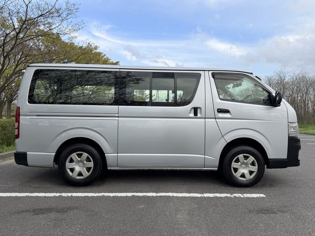 TOYOTA HIACE van 4WD 2012