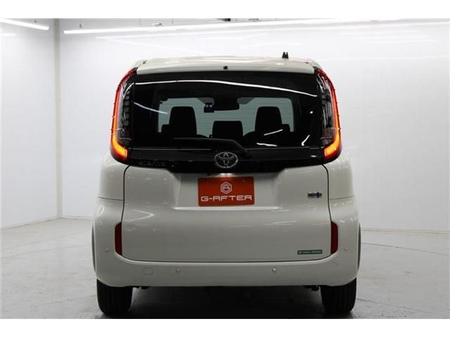 TOYOTA SIENTA HYBRID 2023