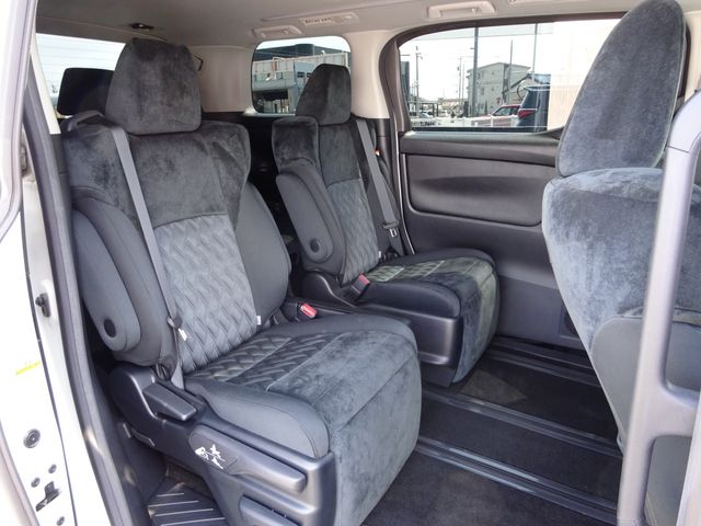 TOYOTA VELLFIRE 2019