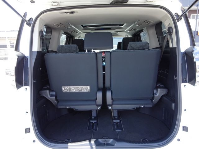 TOYOTA VELLFIRE 2019