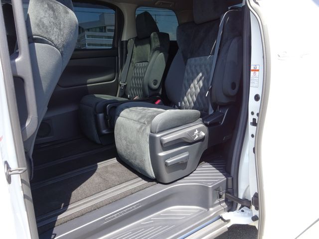 TOYOTA VELLFIRE 2019